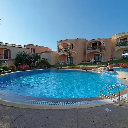 The Fantastic Residenza Badus Two Bedroom Sleeps Six Child Num0818 باديسي