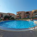 The Fantastic Residenza Badus Two Bedroom Sleeps Six Child Num0818 Badesi