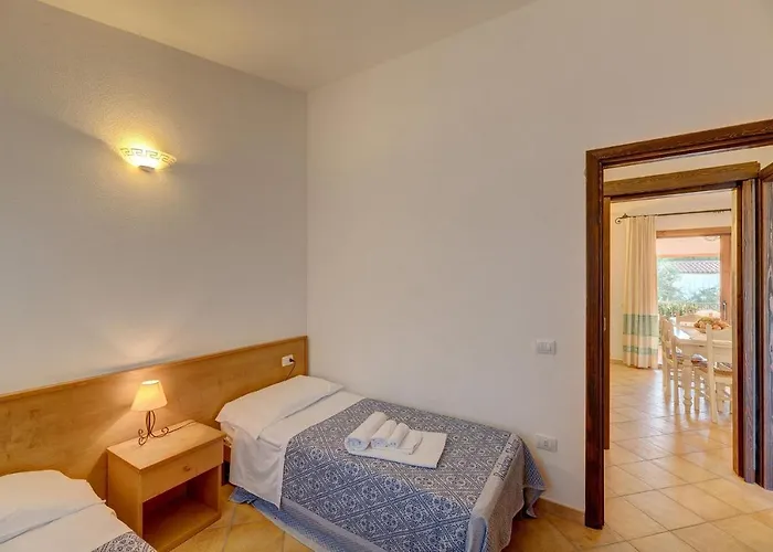 The Fantastic Residenza Badus Two Bedroom Sleeps Six Child Num0818 * Badesi